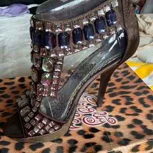 Hot tequila taupe size 9 naughty monkey shoes